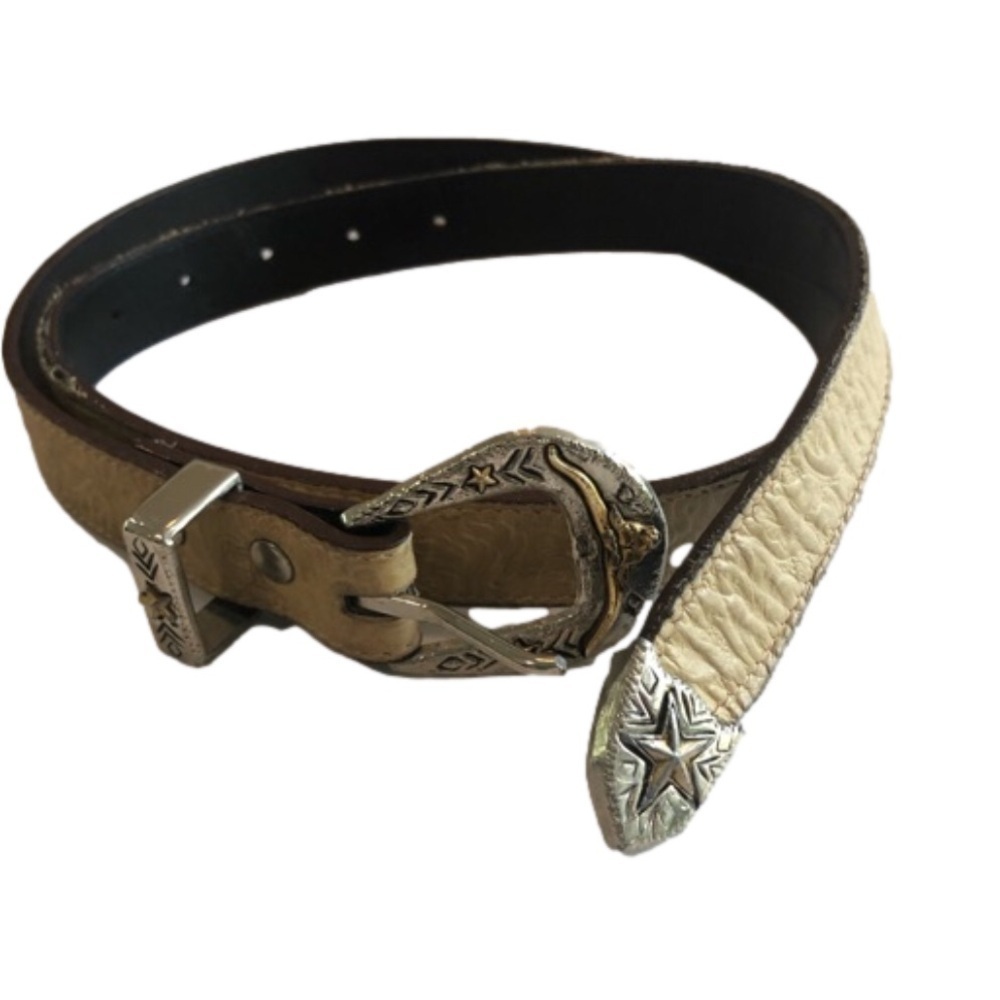 Leather belt with Texas Longhorn buckle. Buff color. Size L.